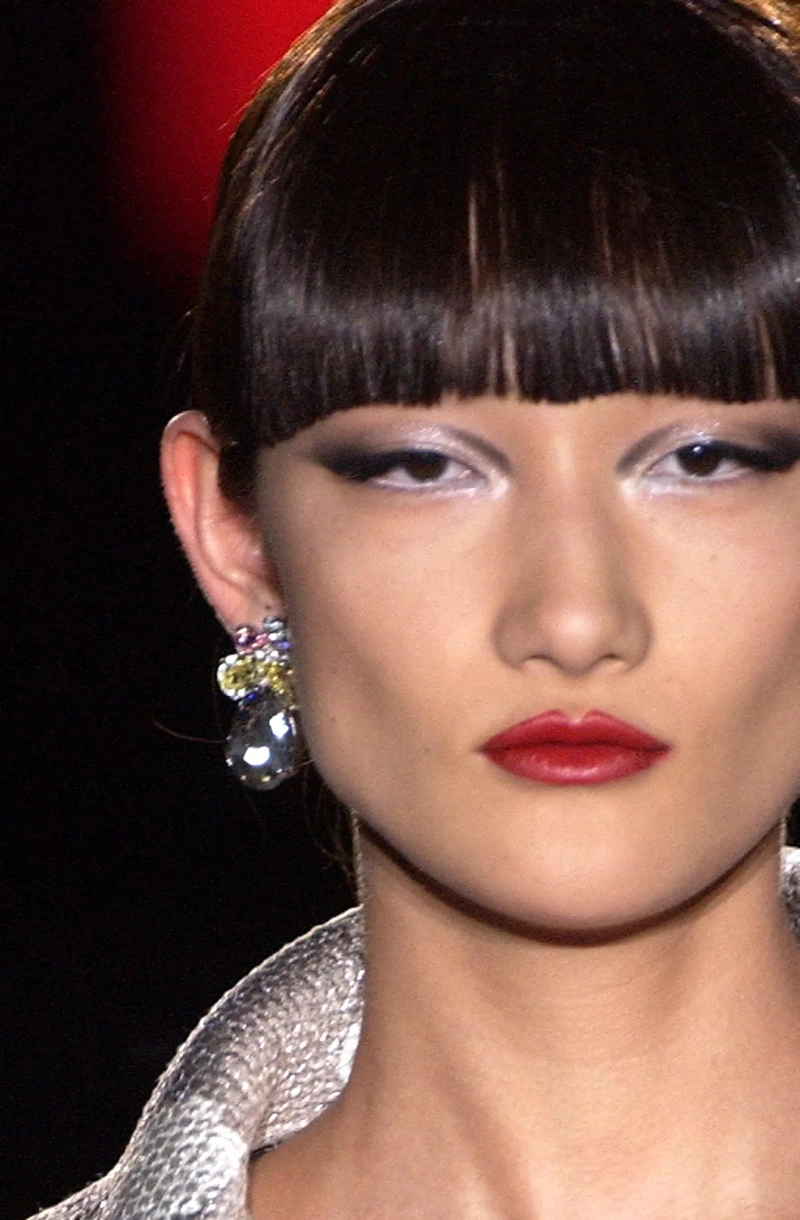 valentino-fall-2003-couture-details-00090h-ai-tominaga.webp