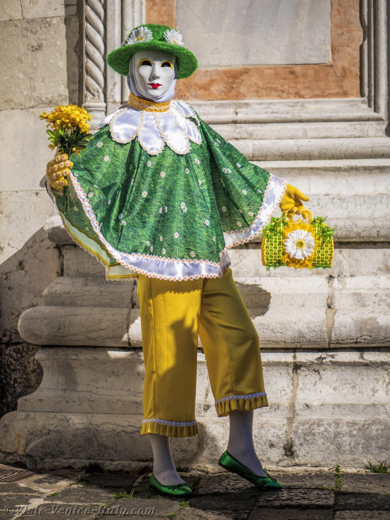 venice-carnival-mask-costume-0521.jpg