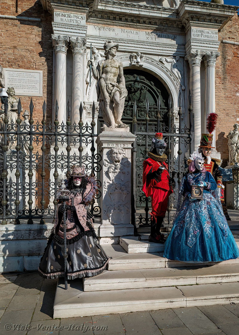 venice-carnival-mask-costume-arsenal-464.jpg