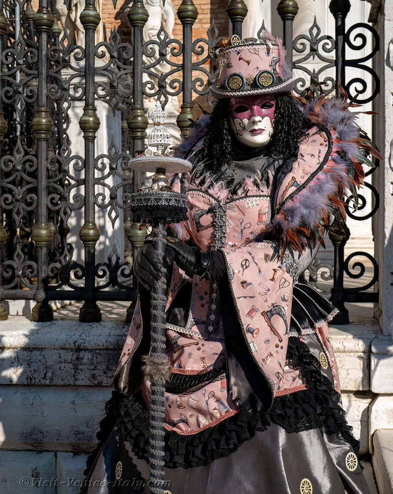 venice-carnival-mask-costume-arsenal-471.jpg
