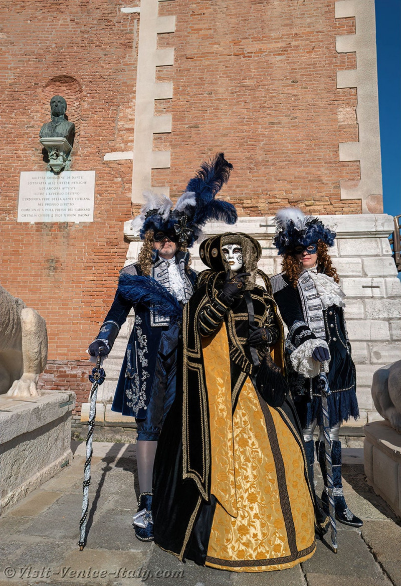venice-carnival-mask-costume-arsenal-751.jpg