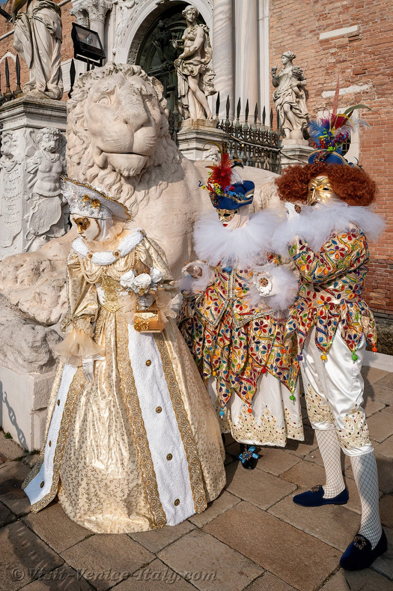 carnival-venice-2024-costume-masks-248.jpg