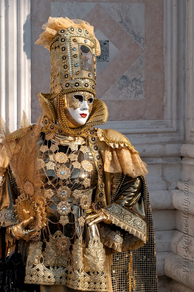 carnival-venice-2024-costume-masks-178.jpg