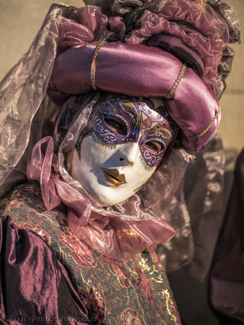 venice-carnival-mask-costume-0690.jpg