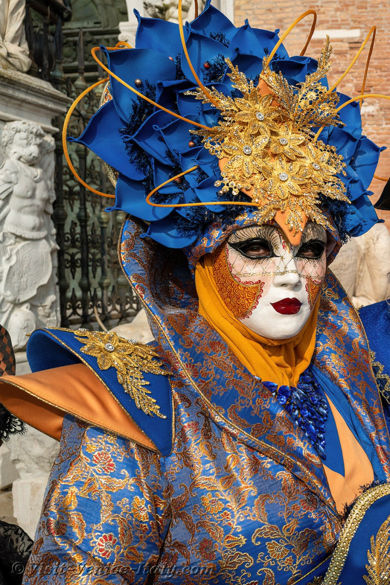 carnival-venice-2024-costume-masks-659.jpg