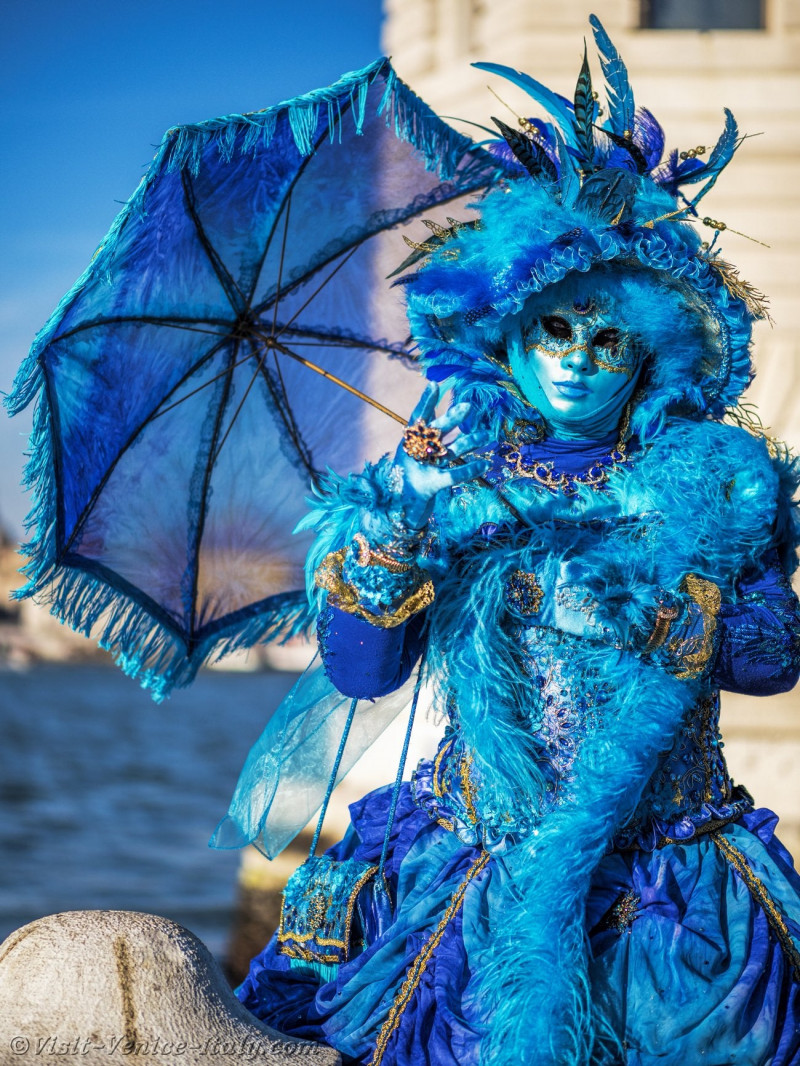 venice-carnival-mask-costume-0702.jpg
