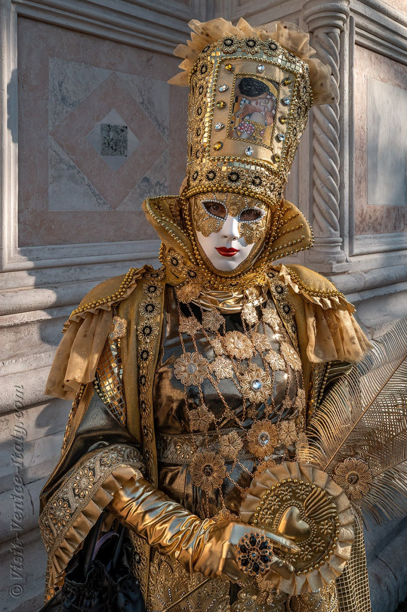 carnival-venice-2024-costume-masks-185.jpg