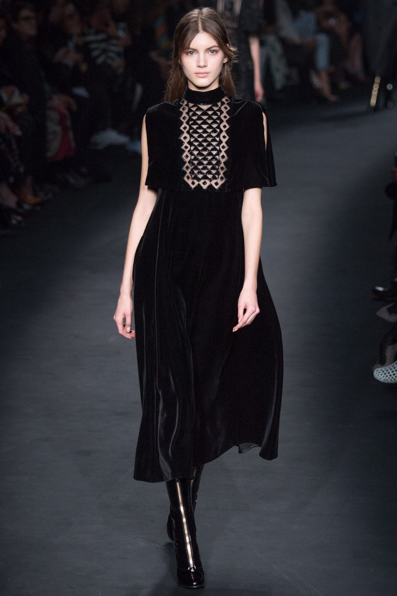 011-valentino.jpg