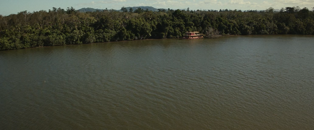 Анаконда (2025) WEB-DLRip-AVC_ivanes.mkv_snapshot_01.04.35.663.png