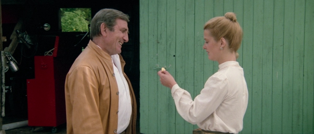 Богач.1983.BDRip AVC msltel.mkv_snapshot_00.38.26.496.jpg