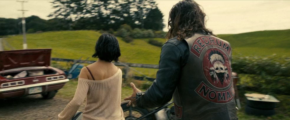 Опасный дуэт (2026) WEB-DLRip-AVC_ivanes.mkv_snapshot_00.08.01.792.png