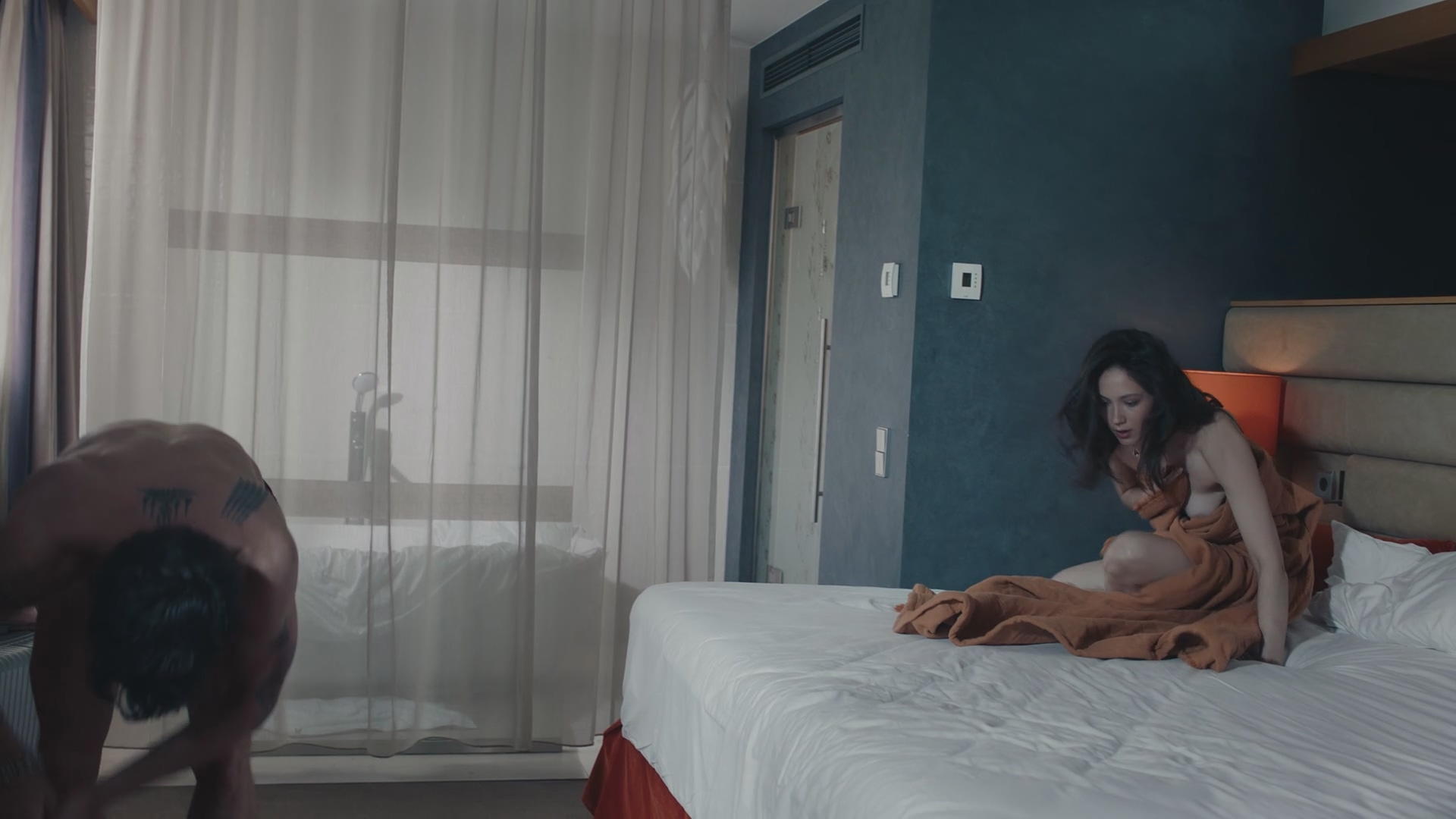 Дарья Балабанова (II) Секс до и после II 6 серия (2025) HD 1080.mp4_20260206_092416.107.jpg