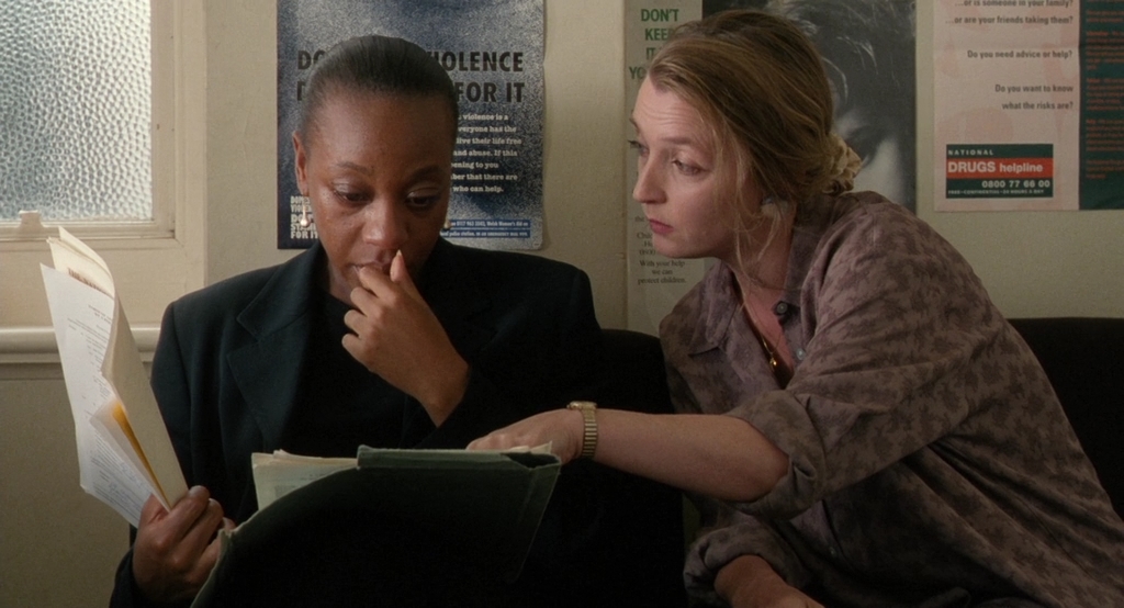 Тайны и ложь.1996.BDRip AVC msltel.mkv_snapshot_01.10.32.628.jpg