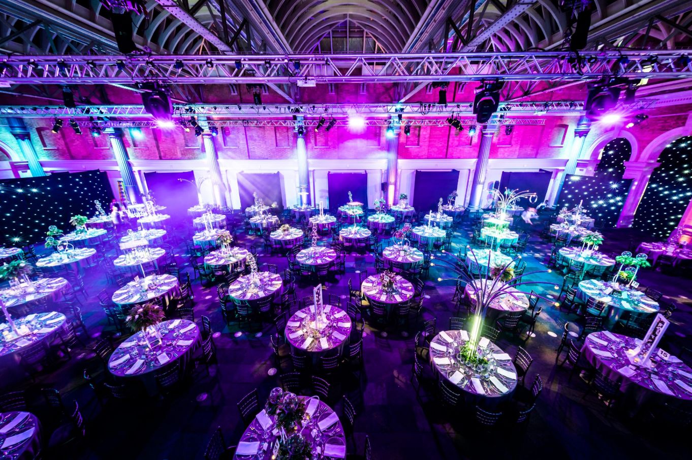 Графическое оформление и дизайн ивентов для брендов