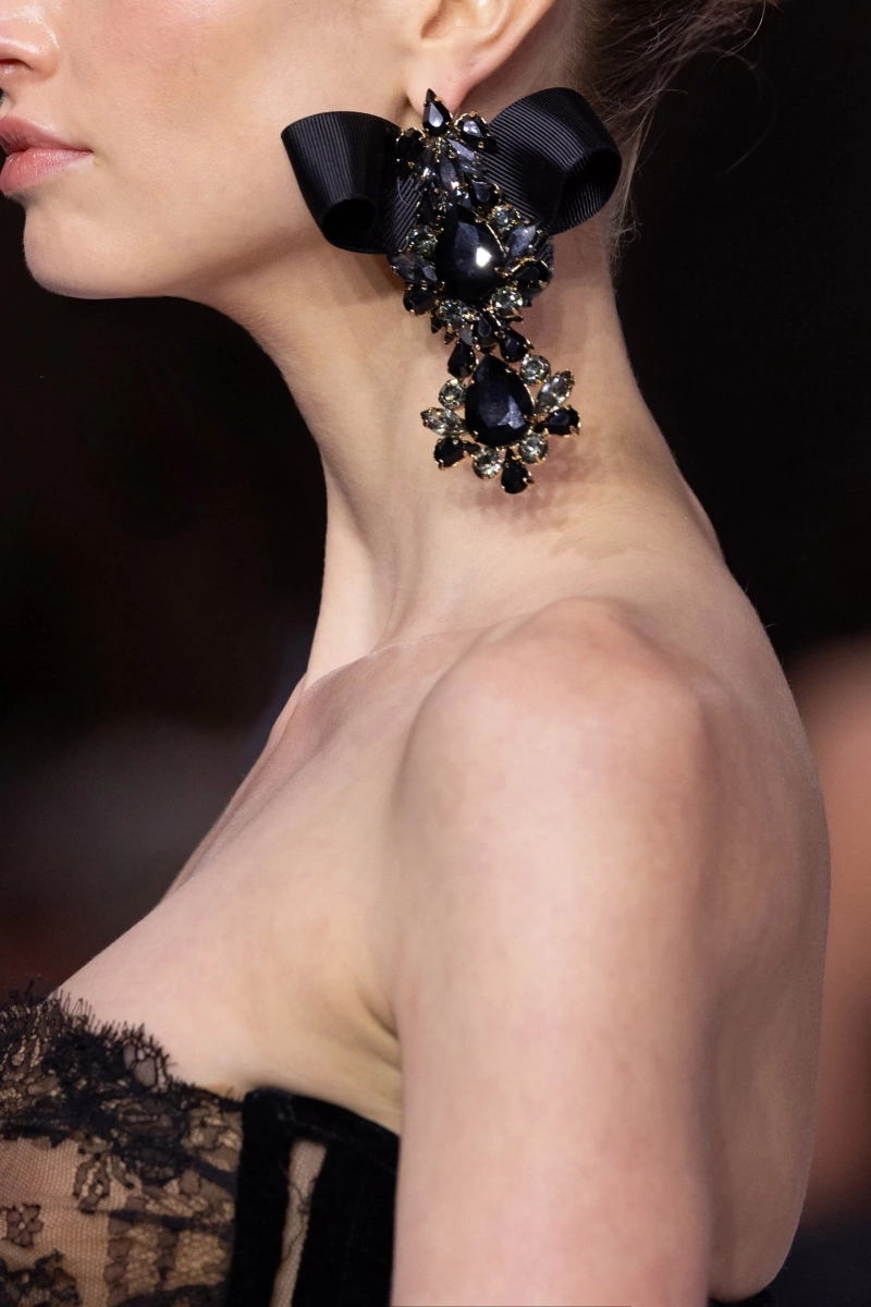 00003-celia-kritharioti-spring-2025-couture-details-credit-brand.webp