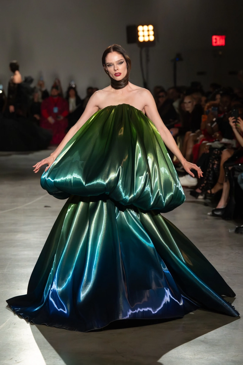 00054-christian-siriano-fall-2026-ready-to-wear-credit-gorunway.webp