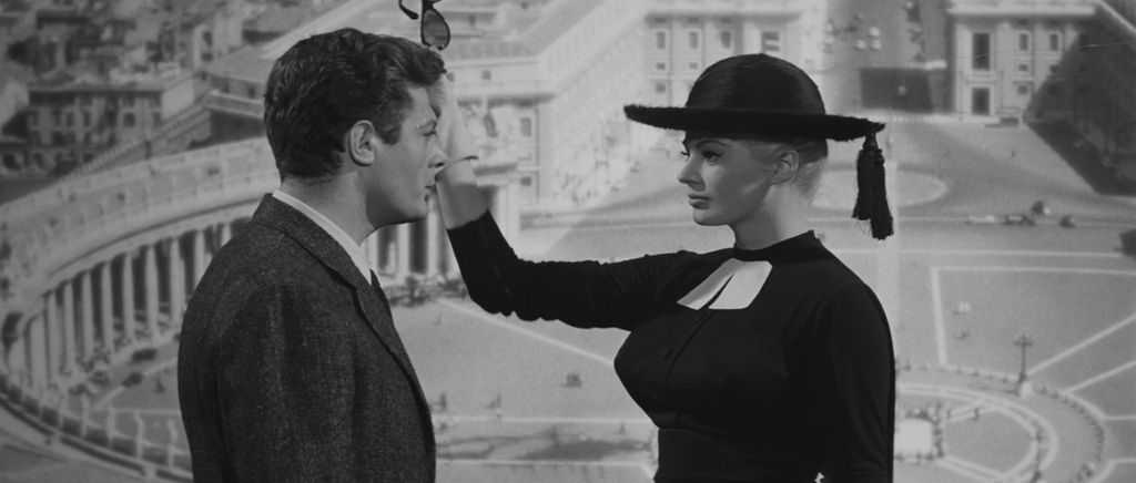 Сладкая жизнь.1960.BDRip AVC msltel.mkv_snapshot_00.35.01.549.jpg