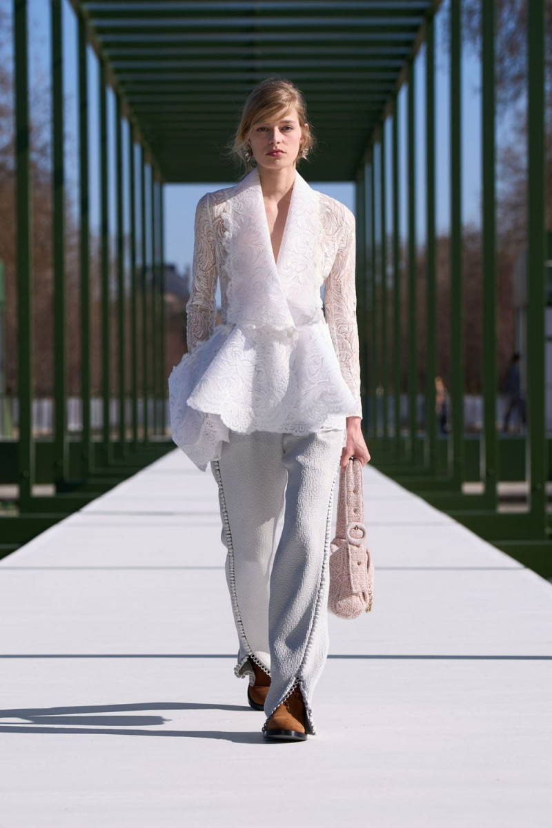 Dior-Fall-Winter-2026-2027-Women-Runway-Magazine-12.jpg
