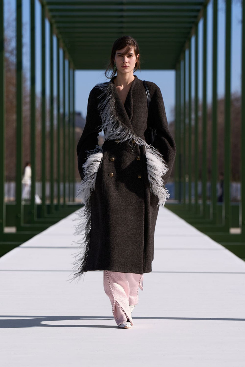 Dior-Fall-Winter-2026-2027-Women-Runway-Magazine-14.jpg