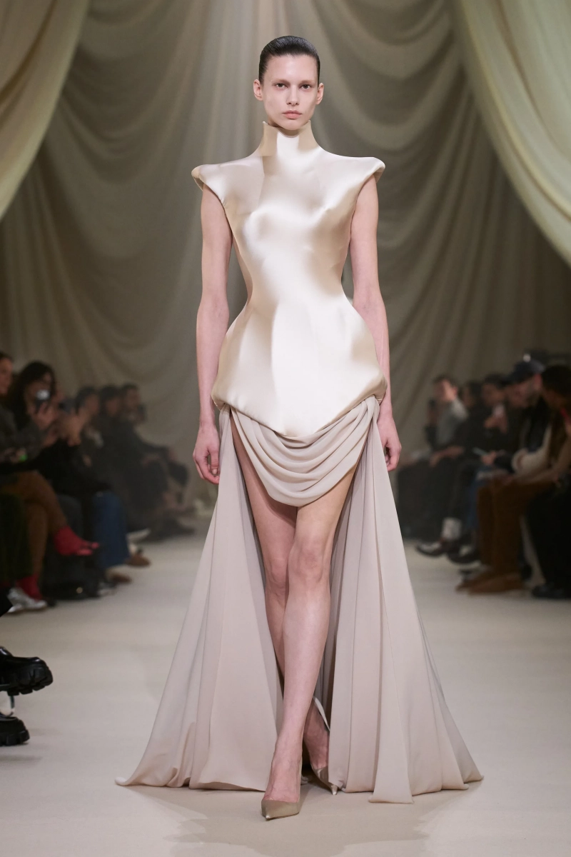 00012-ashi-studio-spring-2026-couture-credit-gorunway.webp