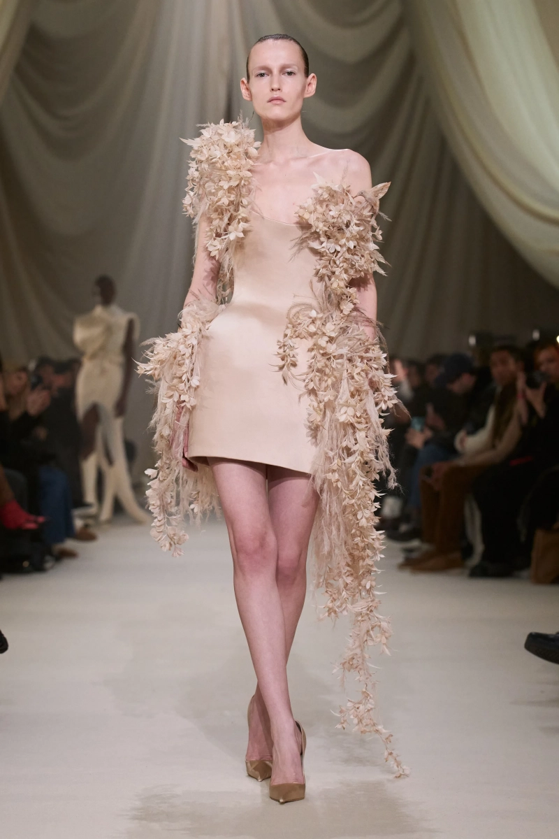 00010-ashi-studio-spring-2026-couture-credit-gorunway.webp