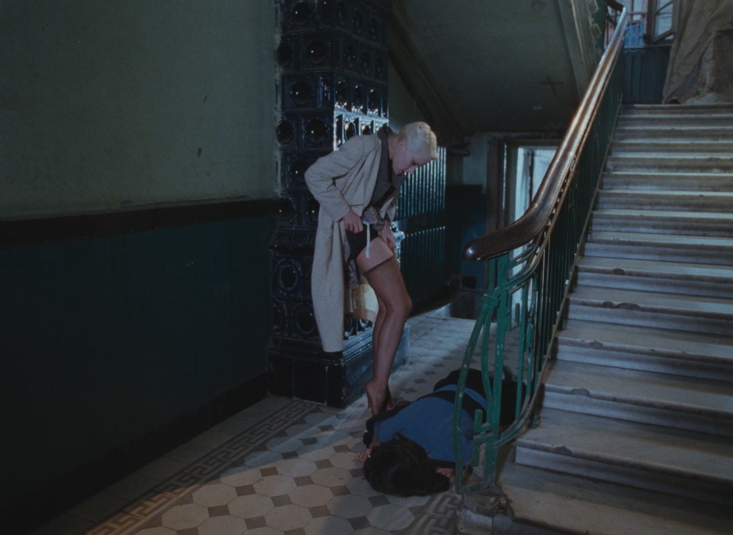 Рената Литвинова Три истории (Офелия) (1997) HD 1080.mp4_20260314_122538.534.jpg