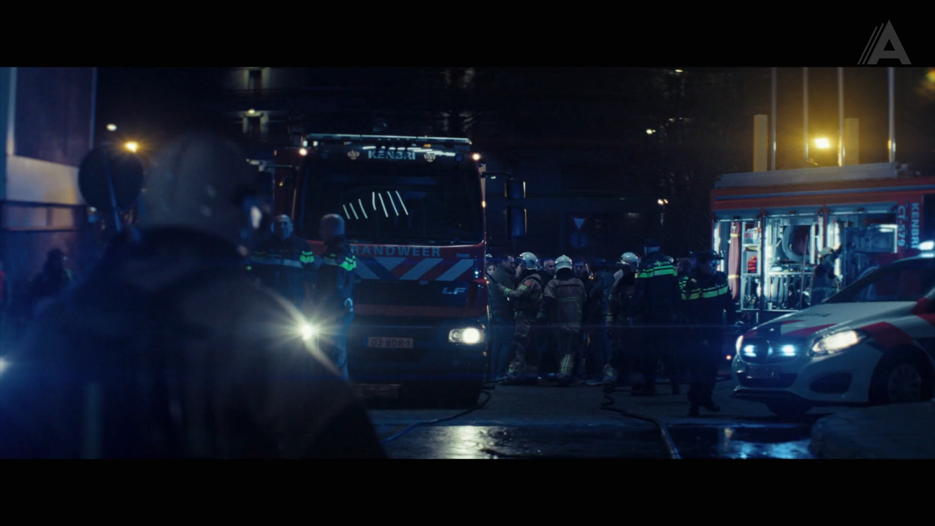 Safe.Harbor.S01.E01.2025.WEB-DL.1080p.ExKinoRay.mkv_snapshot_40.16.png