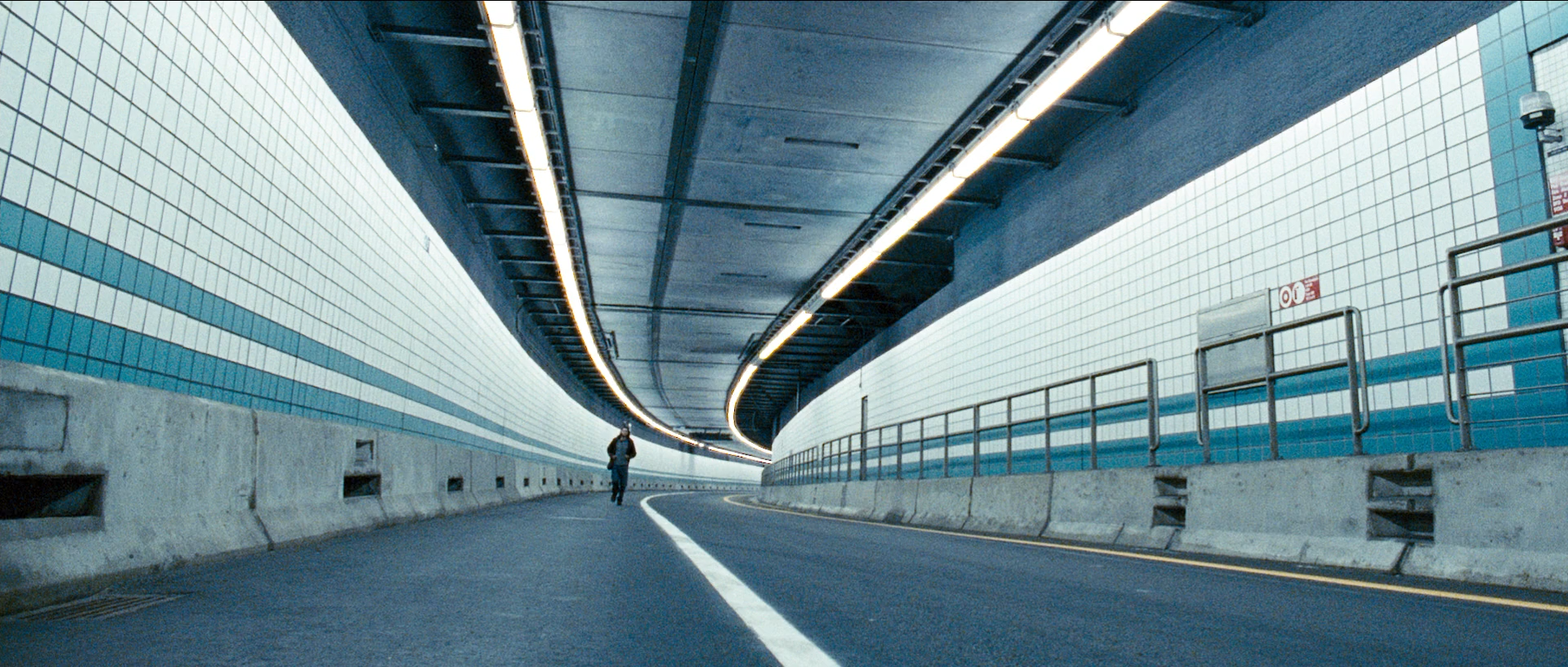 Locked.In.2010.WEB.1080p.AMZN-ylnian.mkv_snapshot_01.08.32.859.png