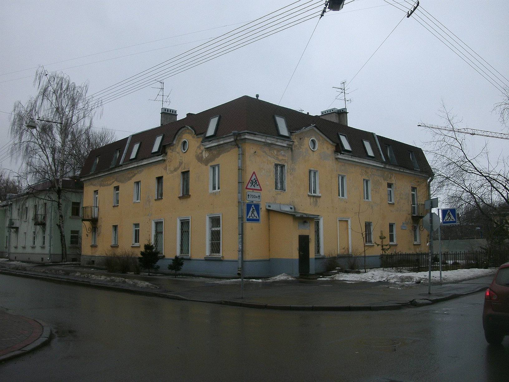 Дибуновская ул., 20/12