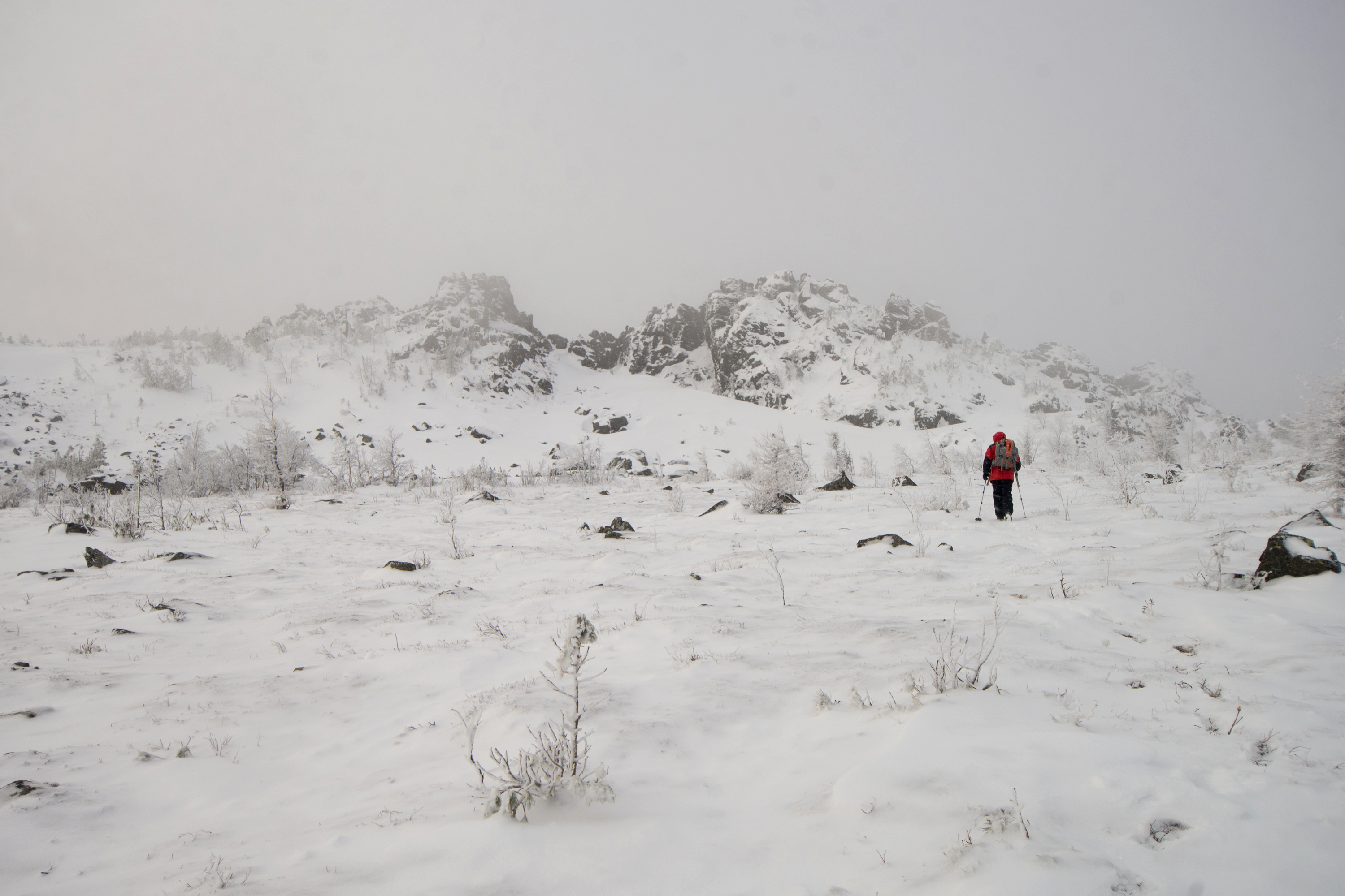 Трагедия на Авачинском перевале: двое туристов погибли, пятеро найдены с обморожениями