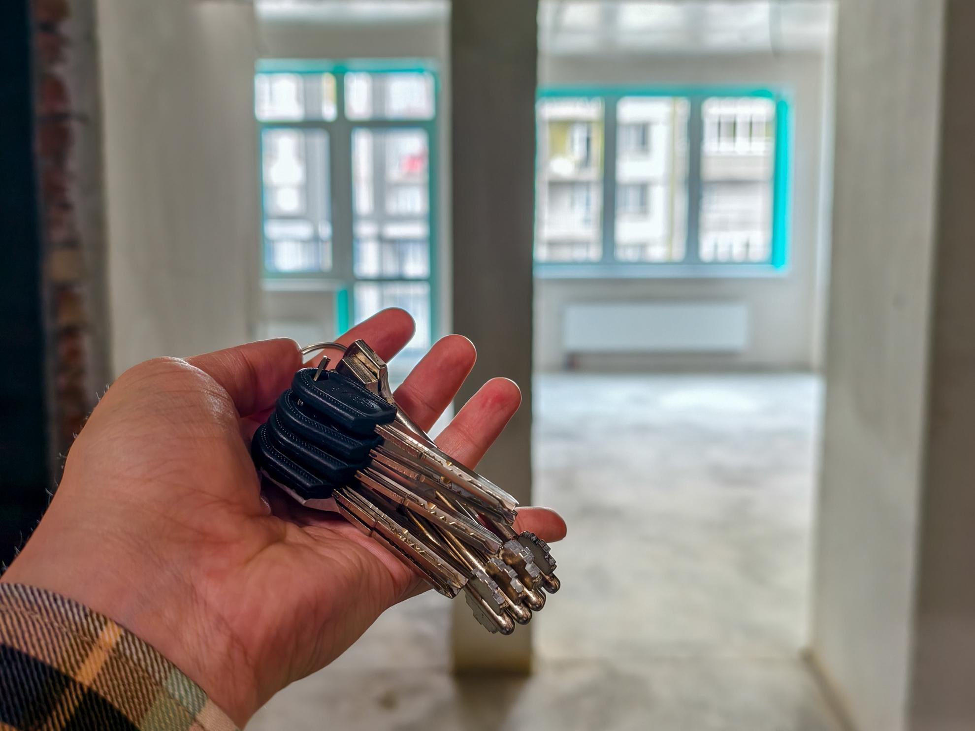 Продажи новостроек в России упали на 17%, а цены выросли до 10 миллионов рублей