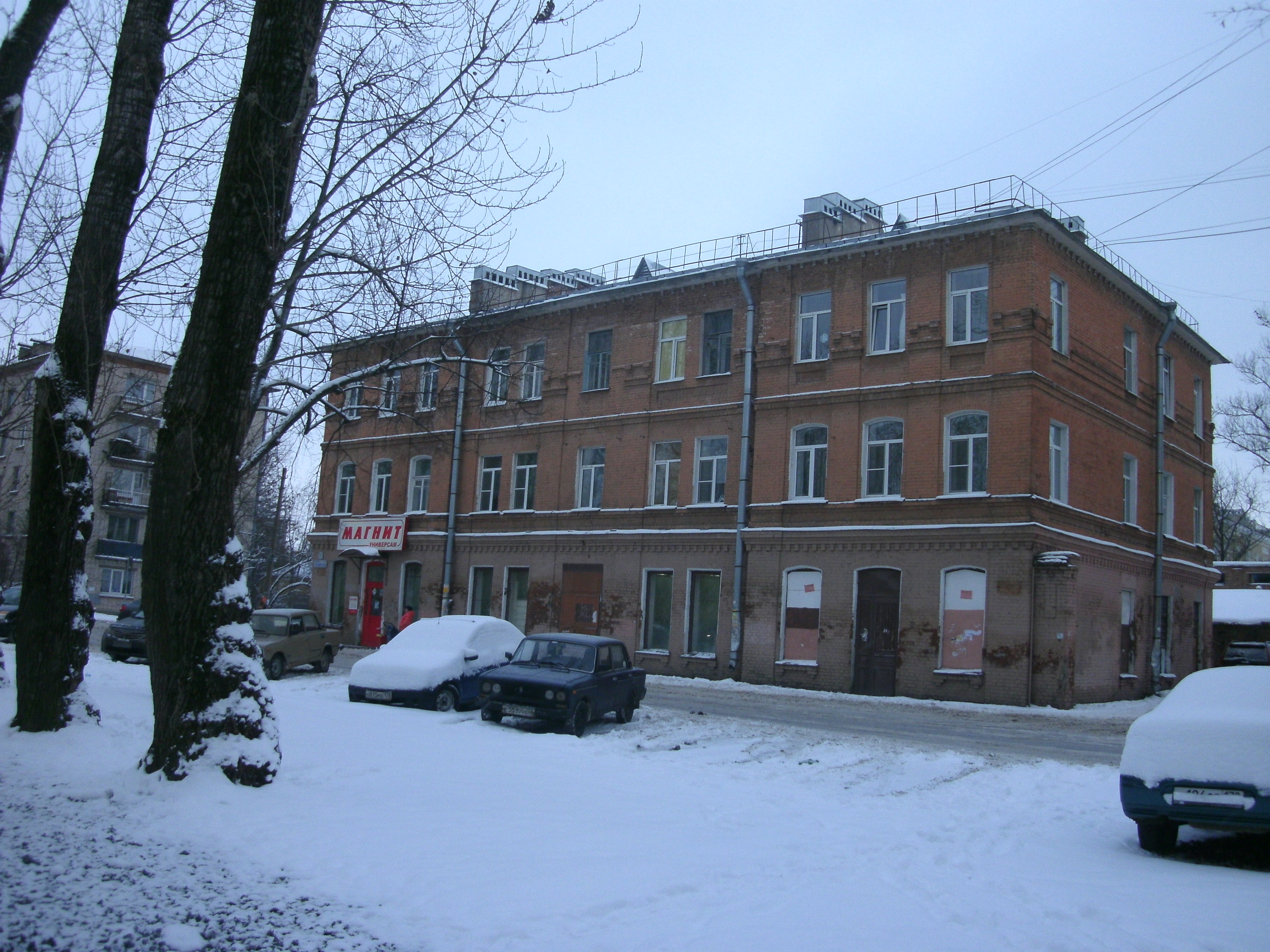 Колпино, пл. Коммуны 7.JPG