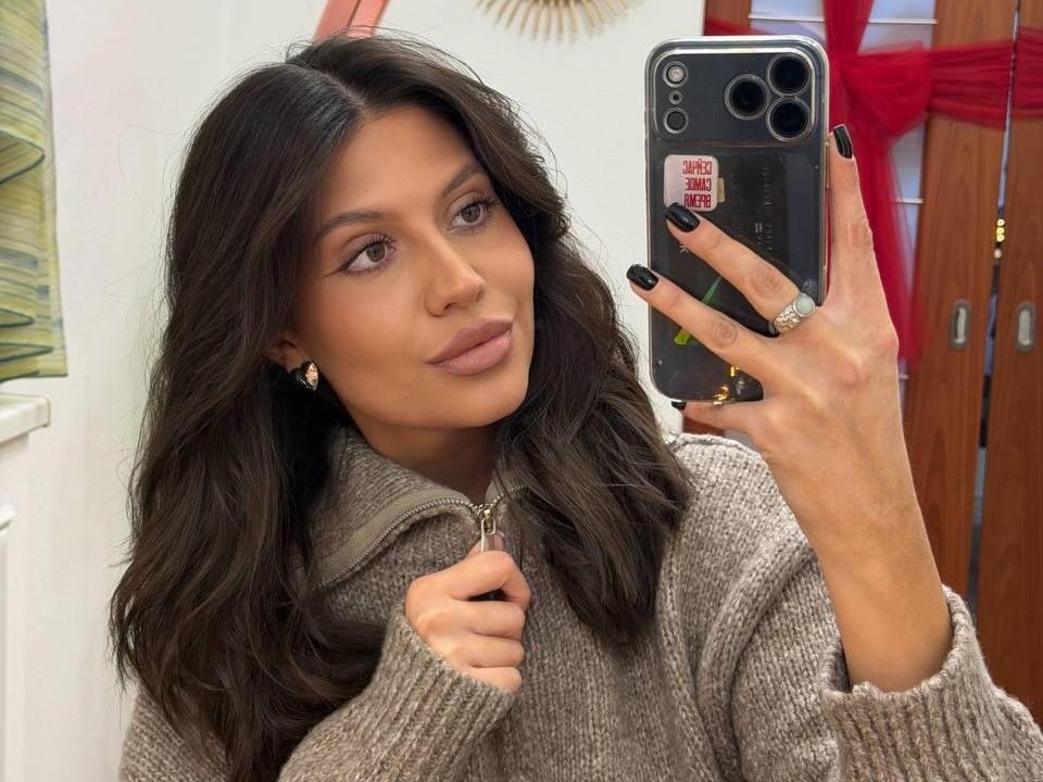 Сияющая кожа и естественность: визажист назвала главные тренды макияжа 2026 года