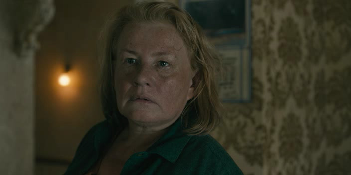 From.S04E01.400p.Kerob-0005.jpg