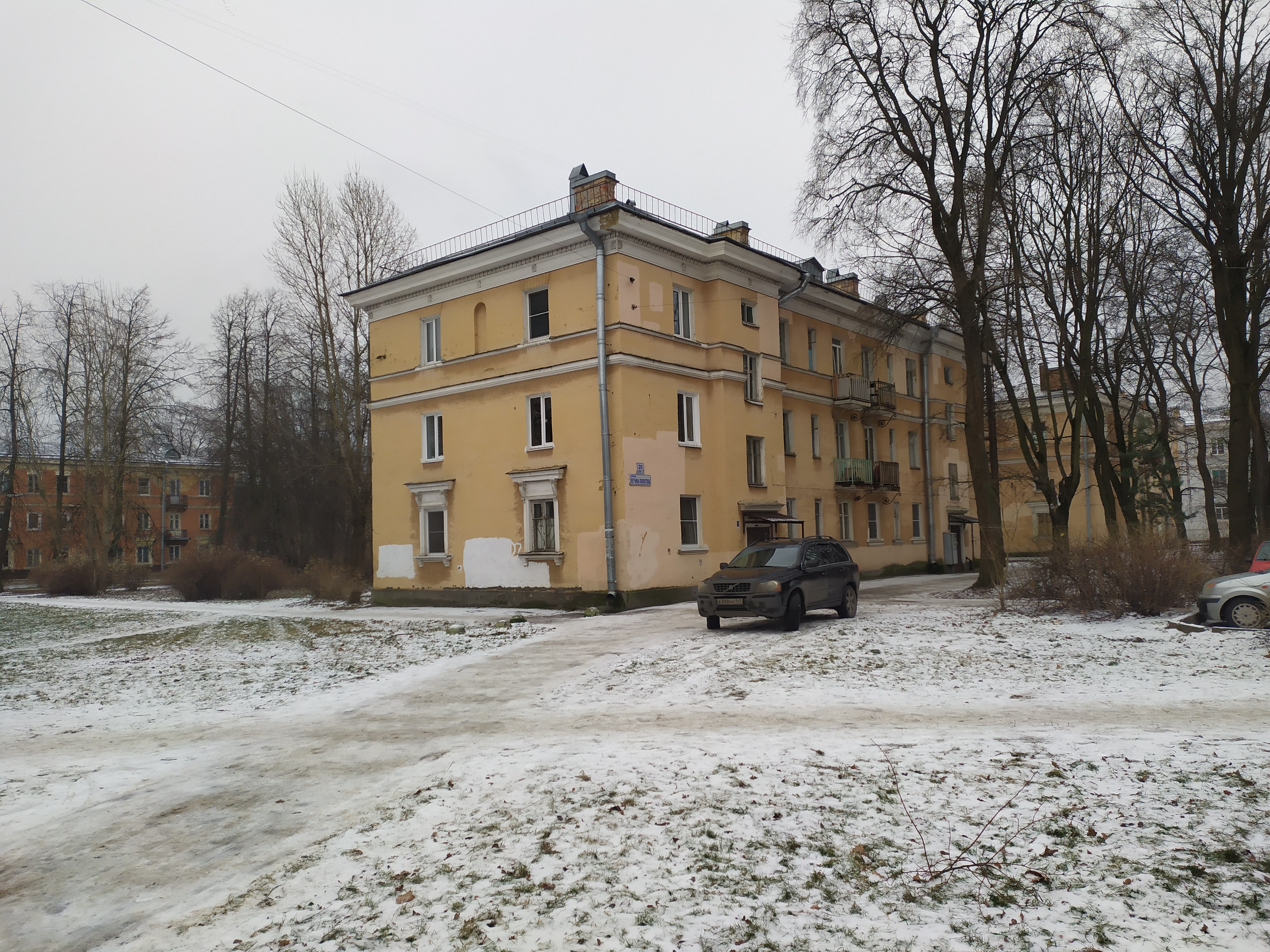 Лётчика Пилютова 20к2_4.JPG