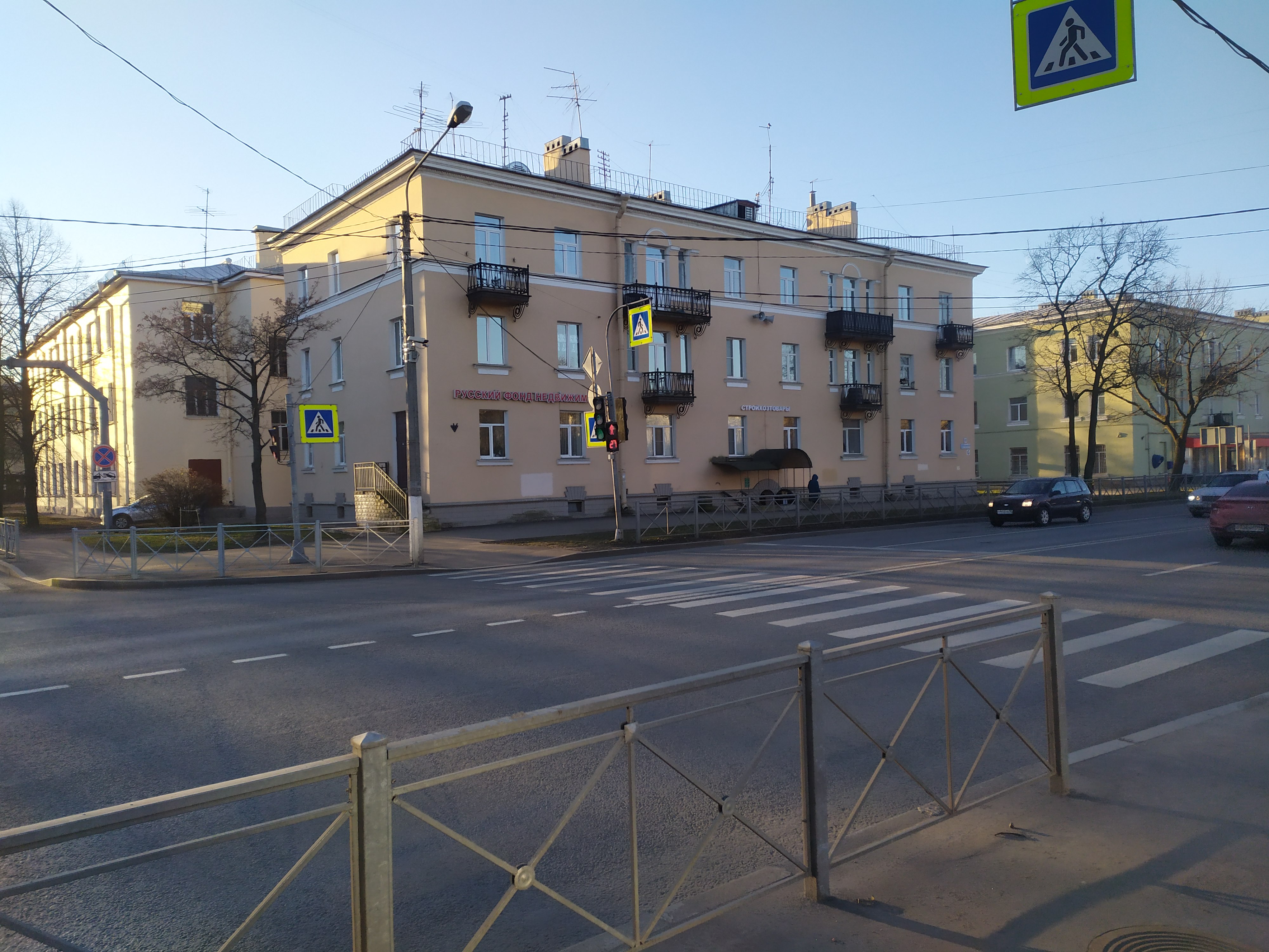 Стрельна, Санкт-петербургское шоссе 82.JPG