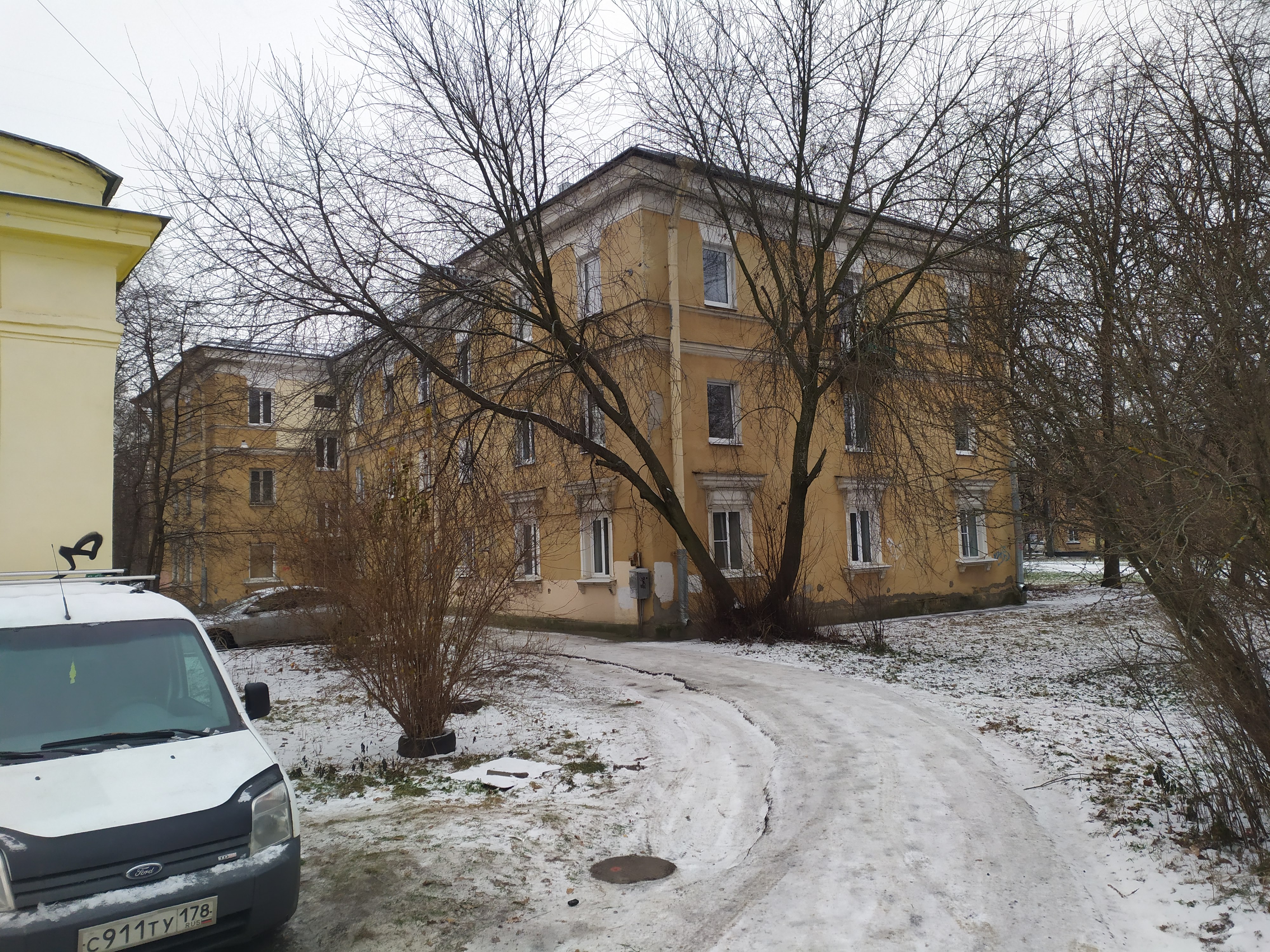  ул. Лётчика Пилютова, 16к2
