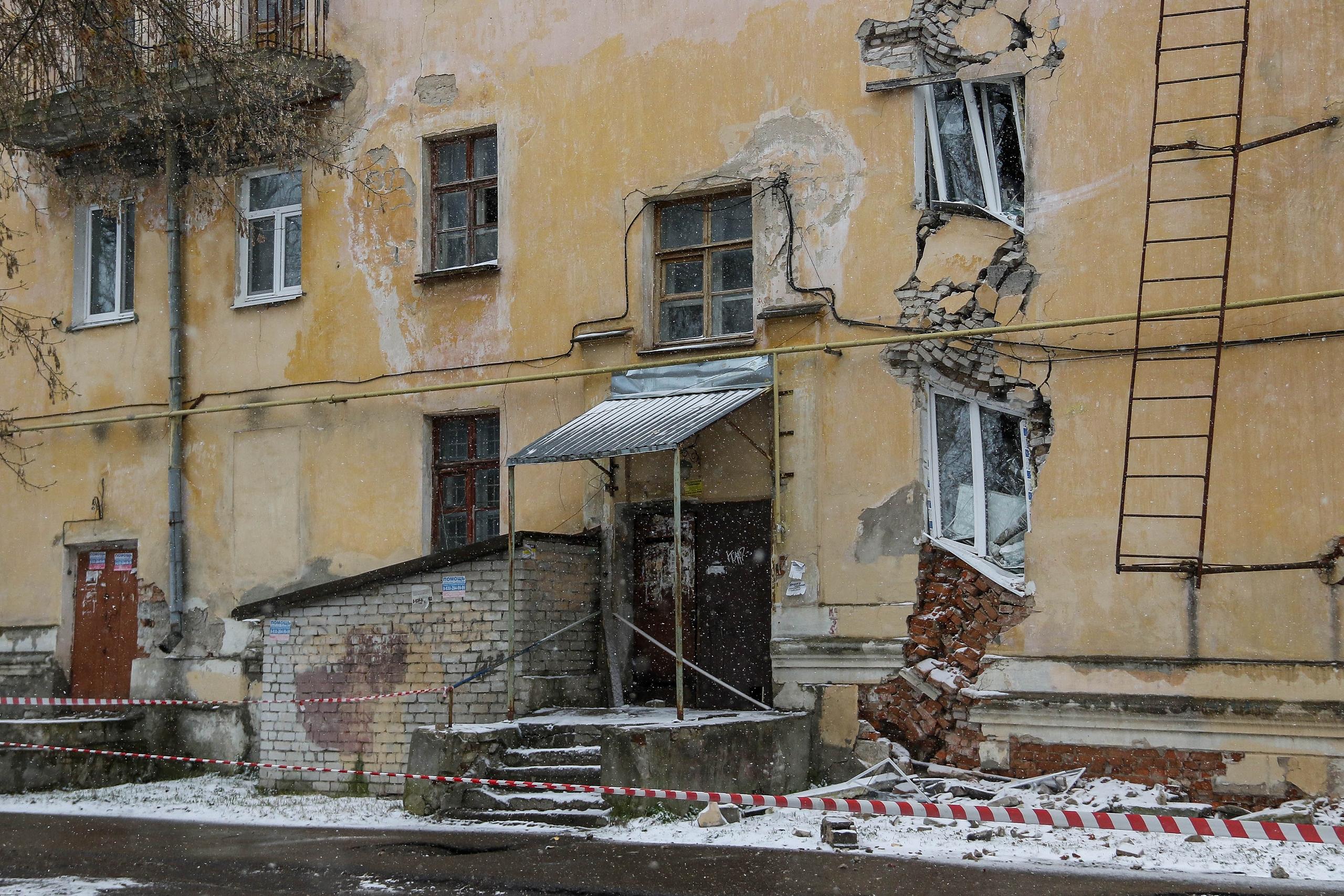 В Балахне обрушился дом: десятки семей остались без жилья