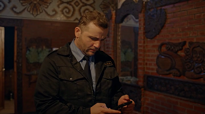 Psy.i.volki.S01E01.avi_snapshot_45.30.png