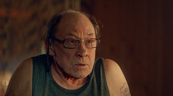 Psy.i.volki.S01E01.avi_snapshot_21.15.png