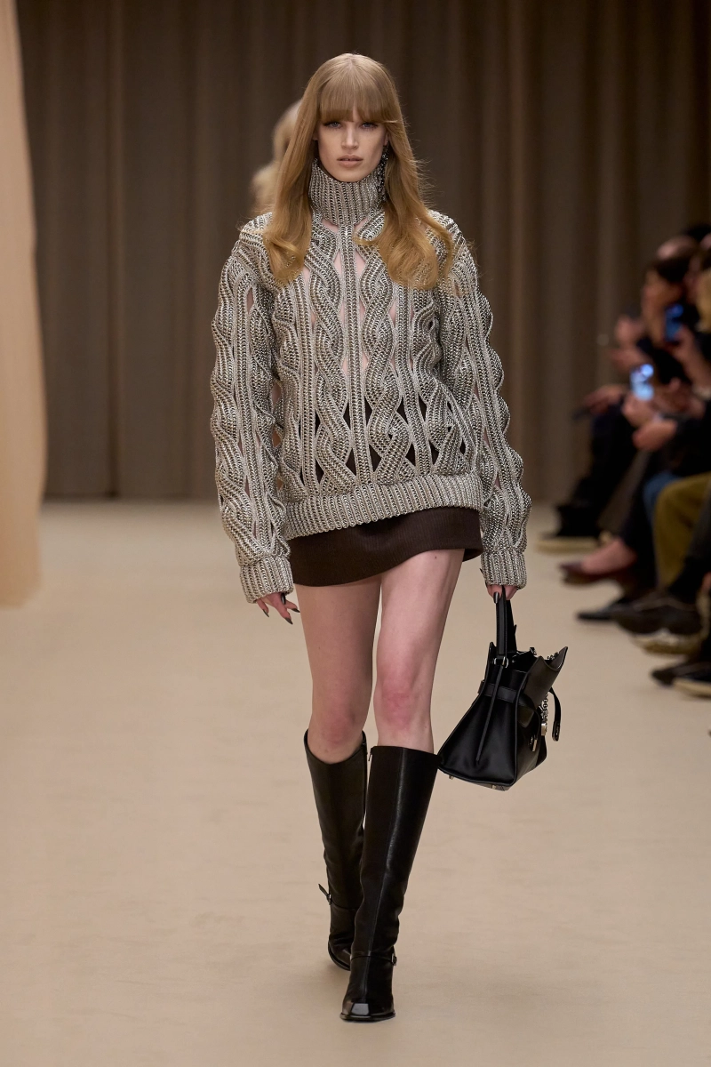 00012-mcqueen-fall-2026-ready-to-wear-credit-gorunway.webp