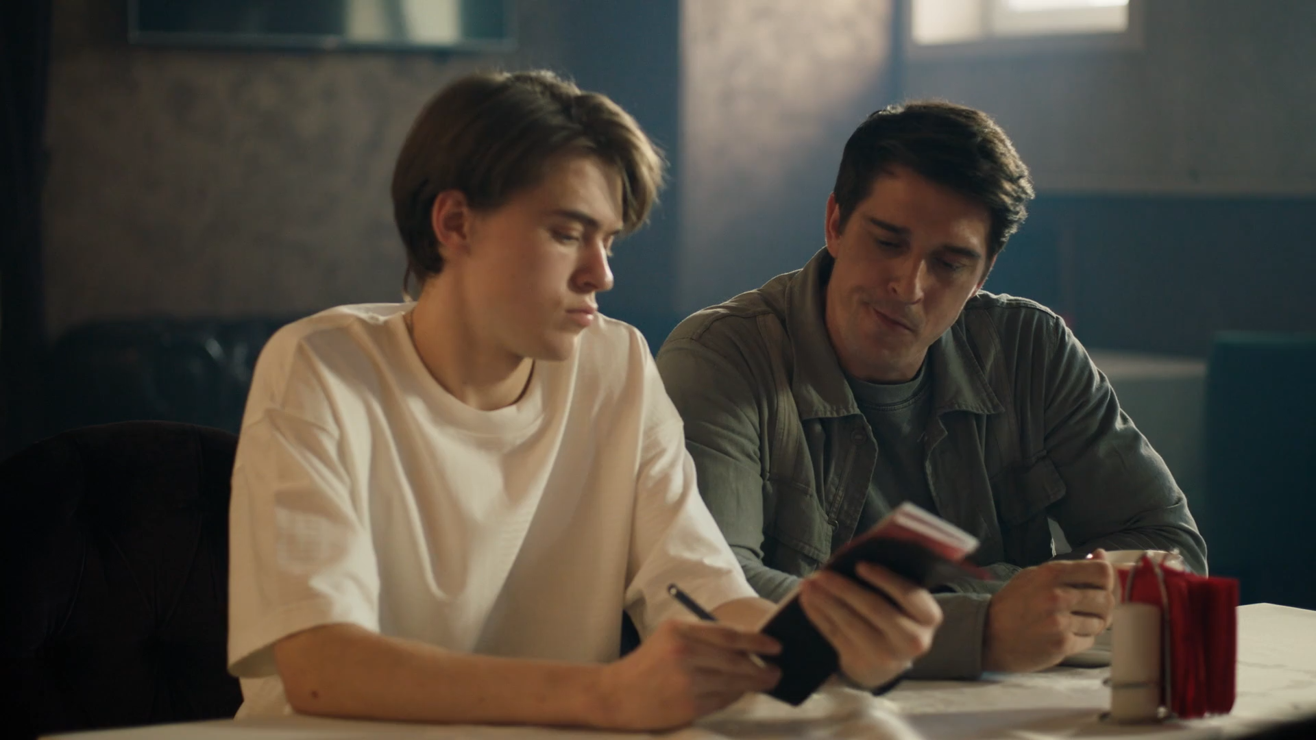 Kukushonok.S01.E01.2025.WEB-DL.1080p.ExKinoRay.mkv_snapshot_28.56.png