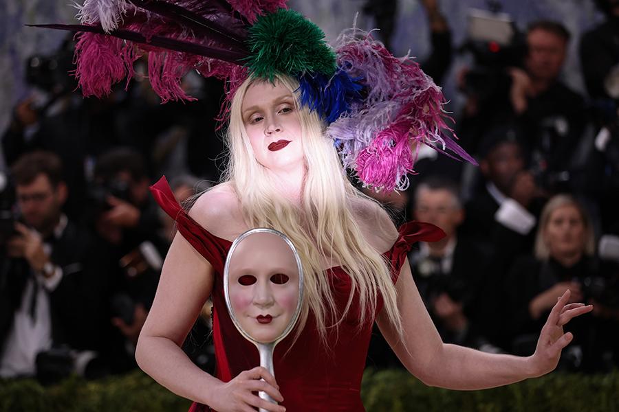 Безумные наряды на Met Gala 2026: звезды удивляют креативом