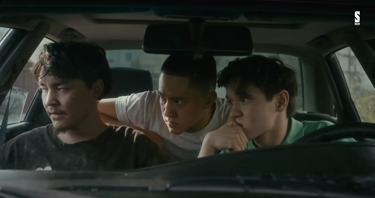 21.Чёрный двор.WEBRip 720p.mkv_snapshot_37.26.328.jpg