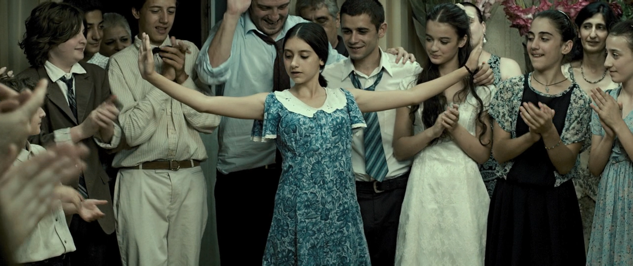 In Bloom (Eka  Natia) - Grzeli nateli dgeebi (2013)_720p BDRip_.mkv_snapshot_01.06.46.172.png