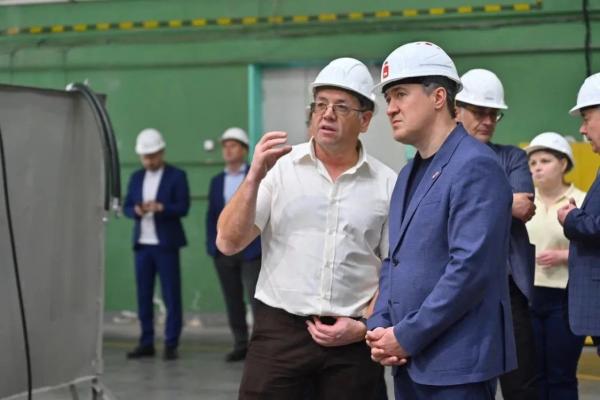 Губернатор Дмитрий Махонин посетил ПНИТИ — лидера в производстве буровых машин