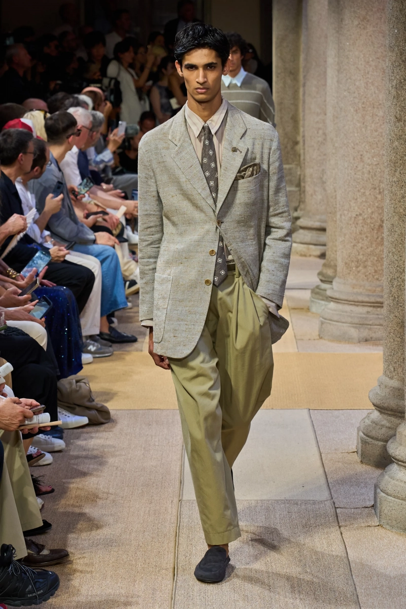 00069-giorgio-armani-spring-2027-menswear-credit-gorunway.webp