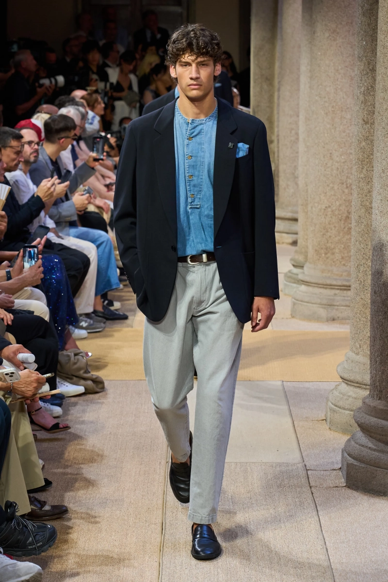 00114-giorgio-armani-spring-2027-menswear-credit-gorunway.webp