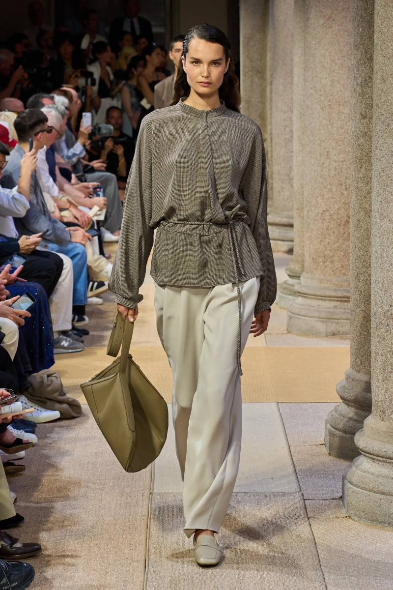00046-giorgio-armani-spring-2027-menswear-credit-gorunway.webp