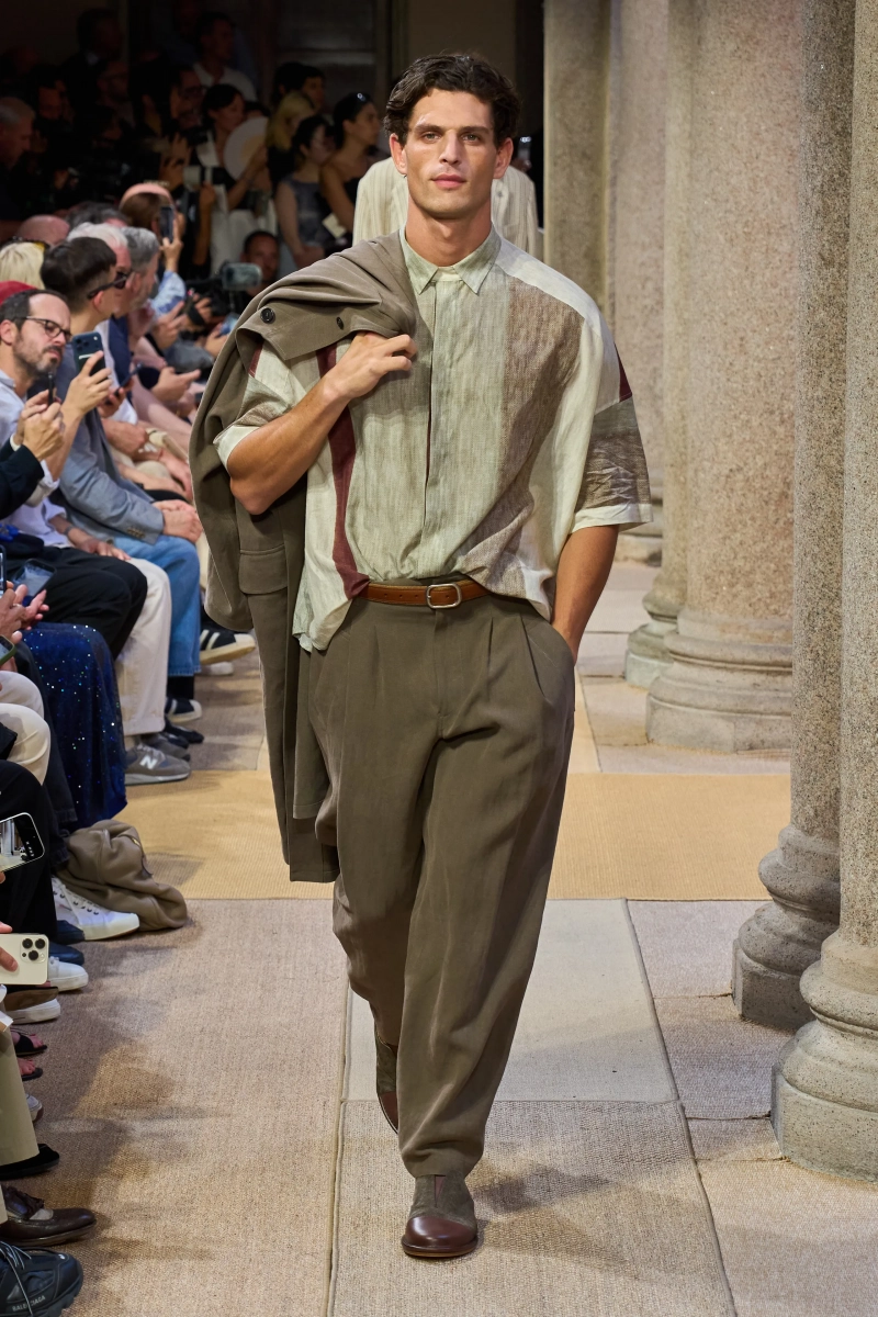 00037-giorgio-armani-spring-2027-menswear-credit-gorunway.webp